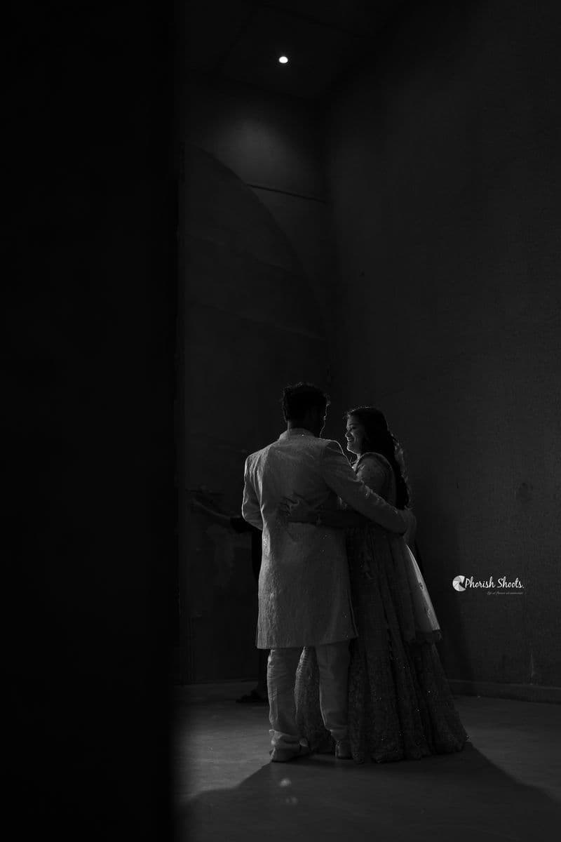 Pre-Wedding photography in Nizamabad, Telangana — frame 18 of 26 by Phorish Shoots